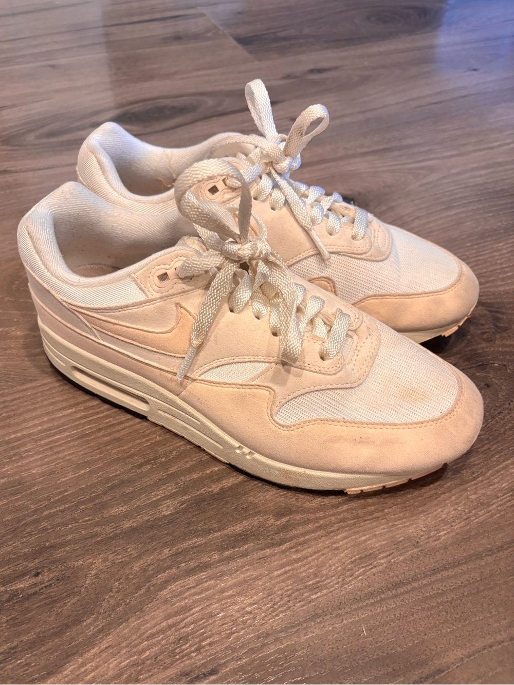Nike Women's Sneakers Cream / White Air Max
